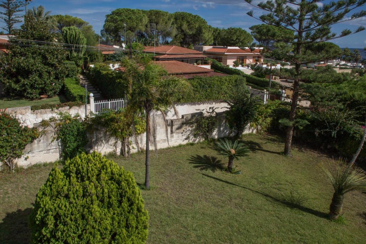 Villa Vega Fontane Bianche Exteriör bild